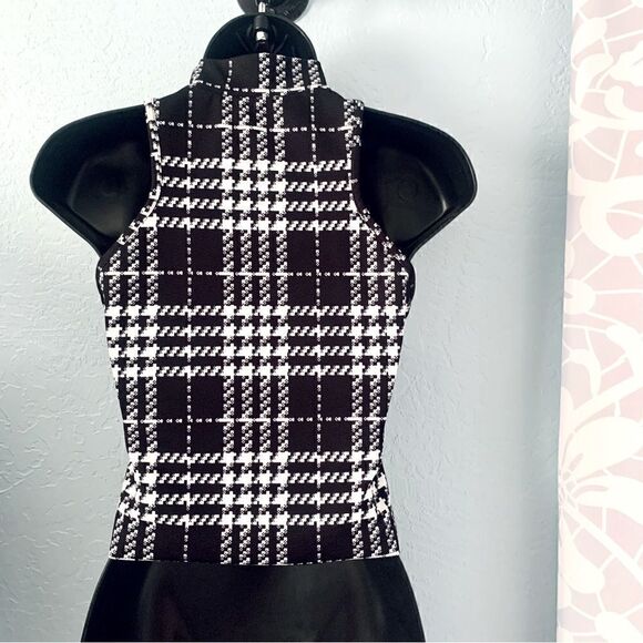 SHEIN Black & White Plaid Mock Neck Crop Tank Top Size Small - Picture 3 of 7